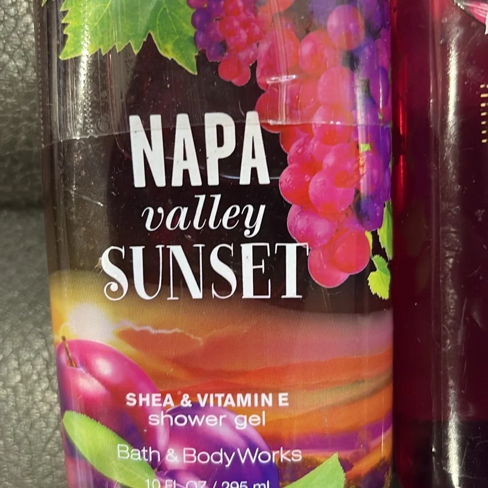 Bath and body gels Napa valley sunset and passionfruit and banana flower
